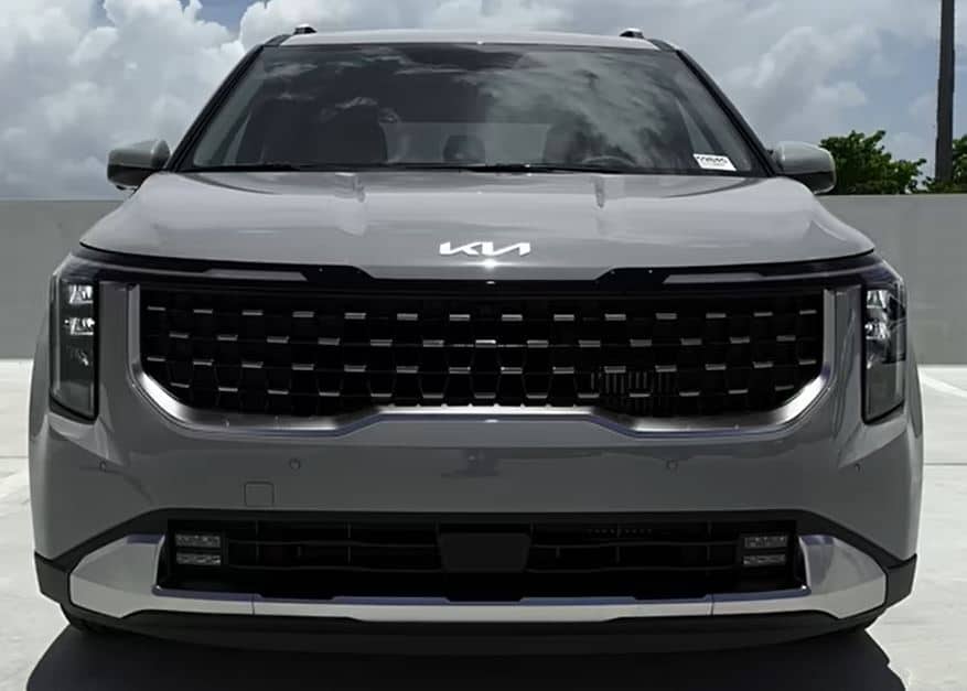 Kia Carnival 11-Seater